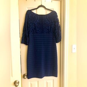 Adrianna Papell cocktail dress size 12 navy blue